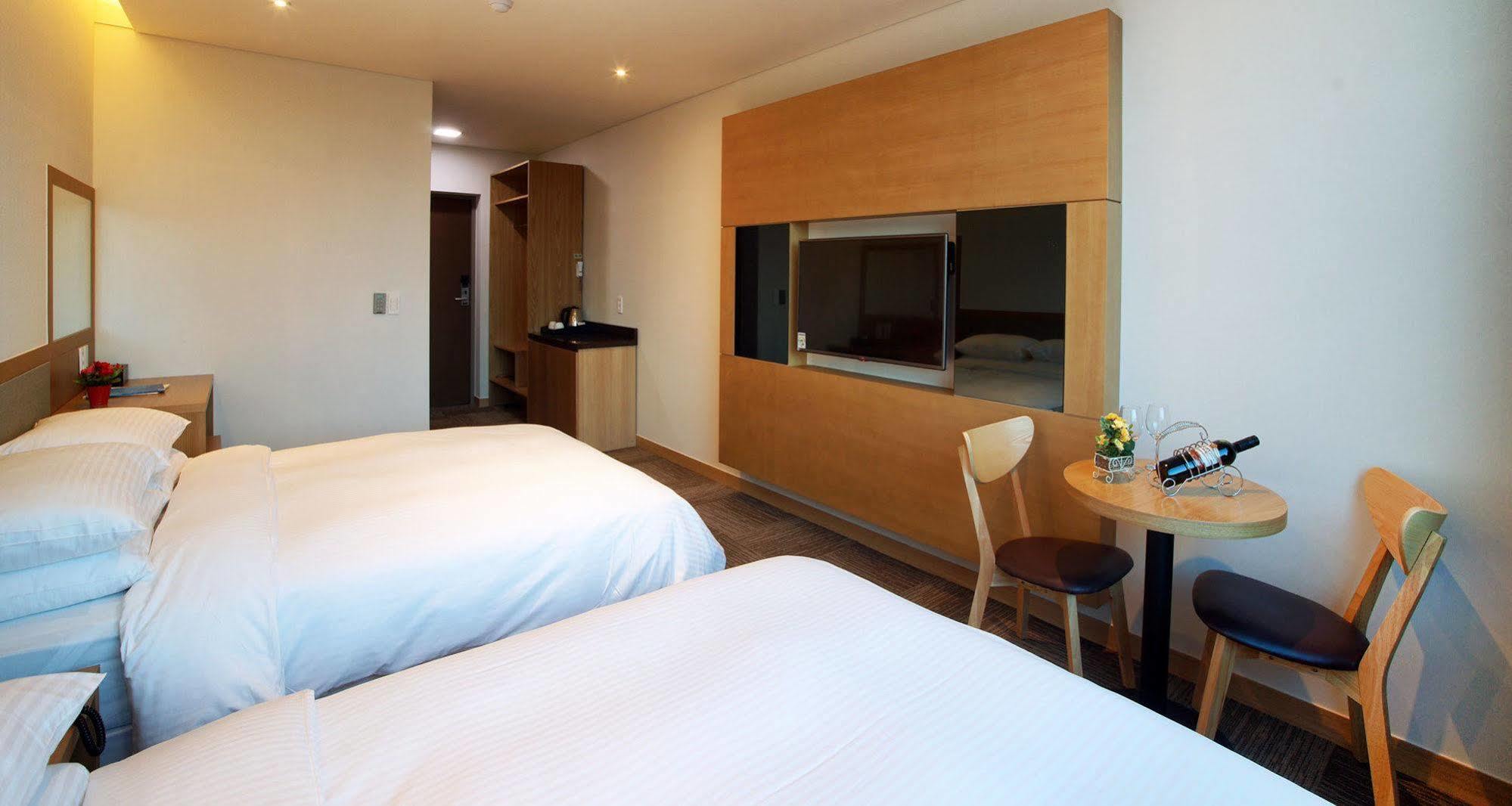 Jeju Poong Gyung Hotel Seogwipo-stad Buitenkant foto
