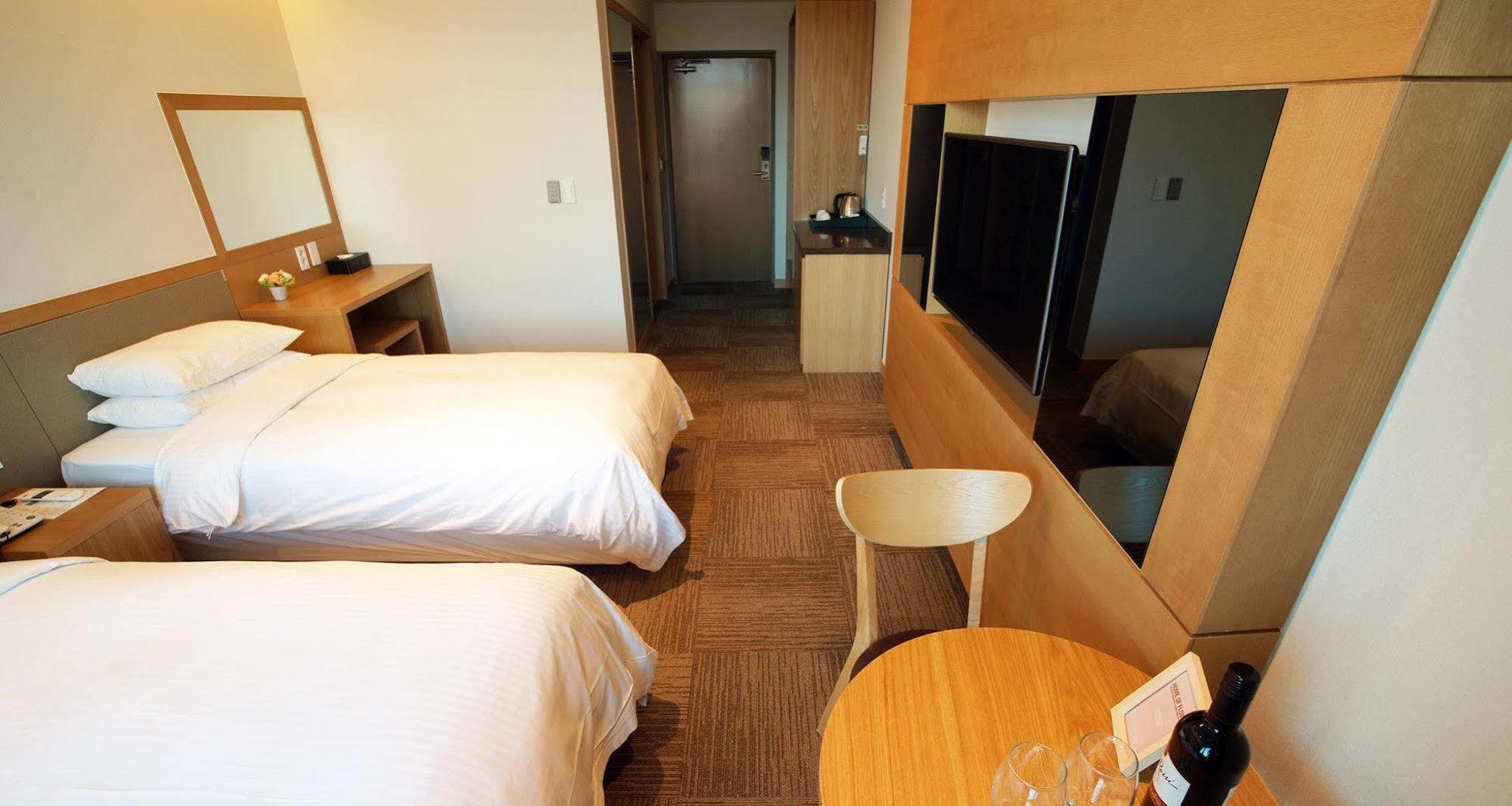 Jeju Poong Gyung Hotel Seogwipo-stad Buitenkant foto