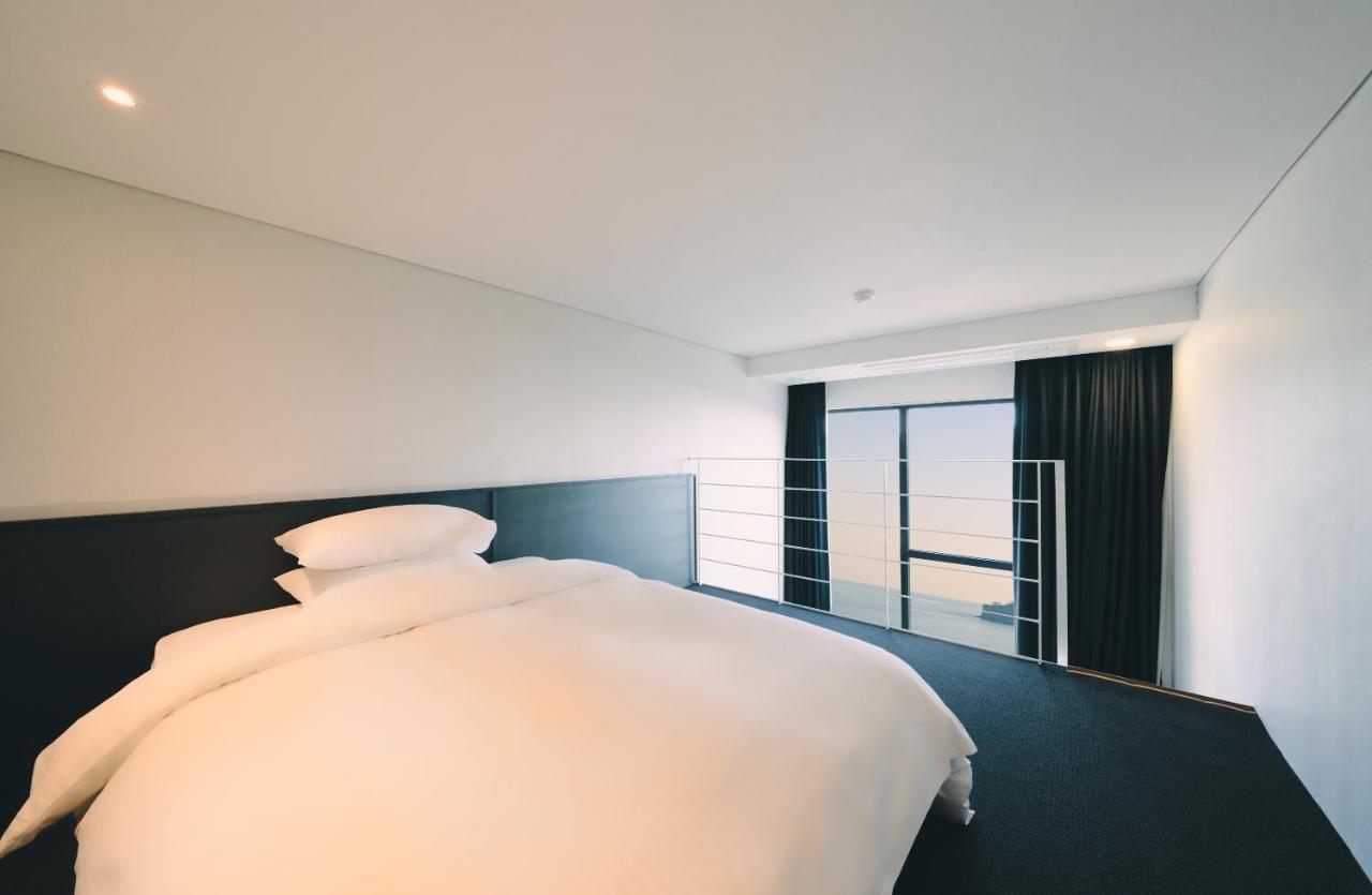 Jeju Poong Gyung Hotel Seogwipo-stad Buitenkant foto