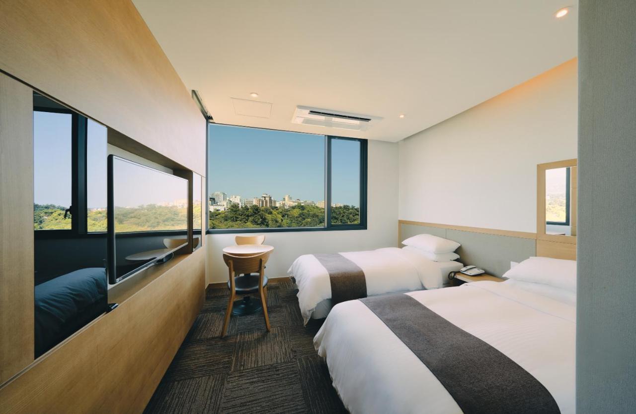 Jeju Poong Gyung Hotel Seogwipo-stad Buitenkant foto