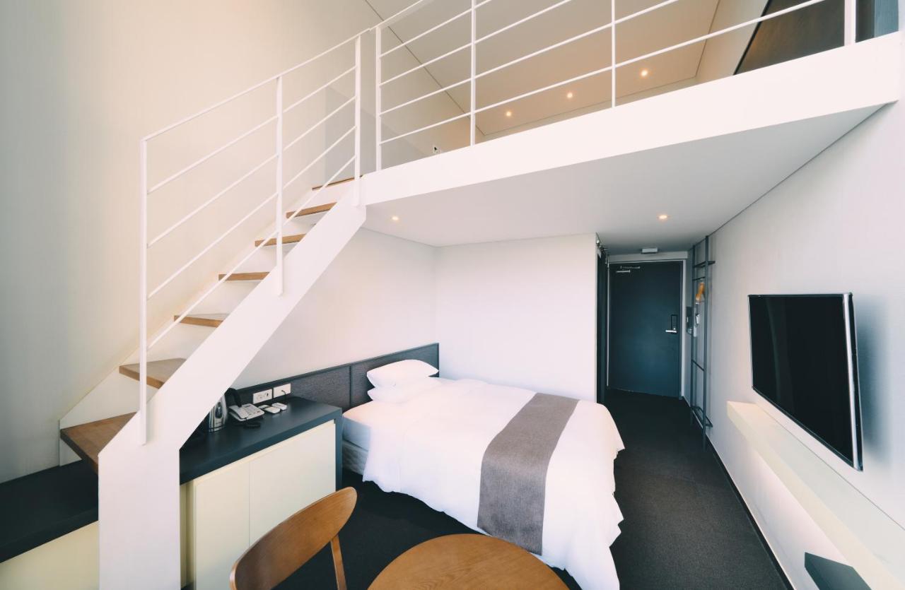 Jeju Poong Gyung Hotel Seogwipo-stad Buitenkant foto