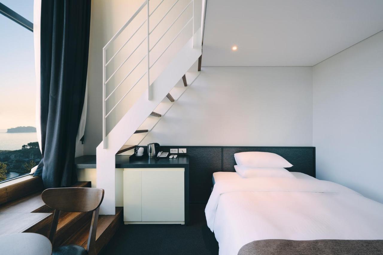 Jeju Poong Gyung Hotel Seogwipo-stad Buitenkant foto