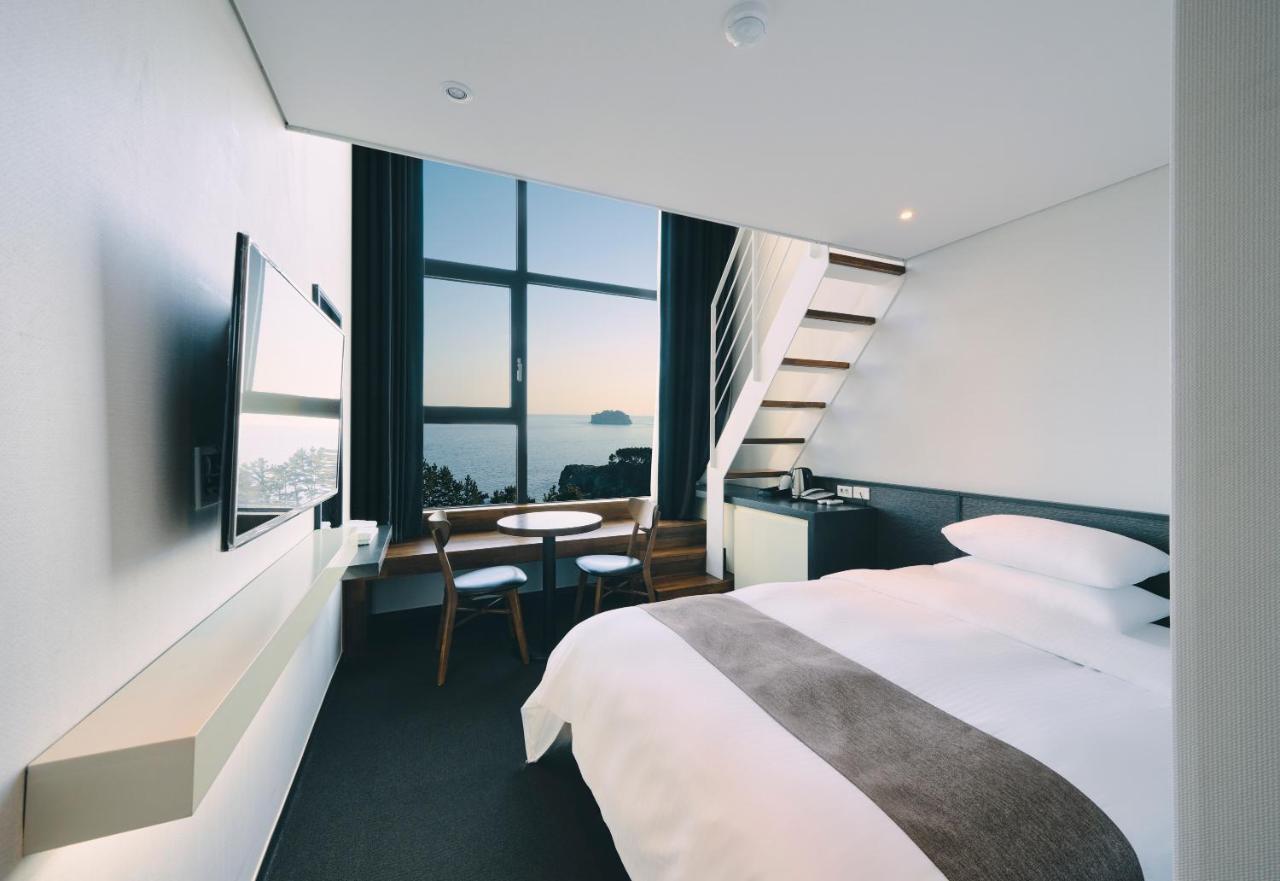 Jeju Poong Gyung Hotel Seogwipo-stad Buitenkant foto